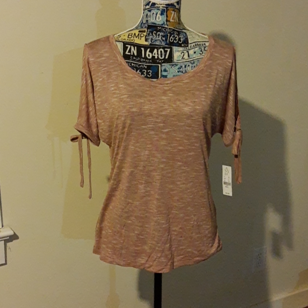 NWT NY&Co. Flirty open arm soft Tee